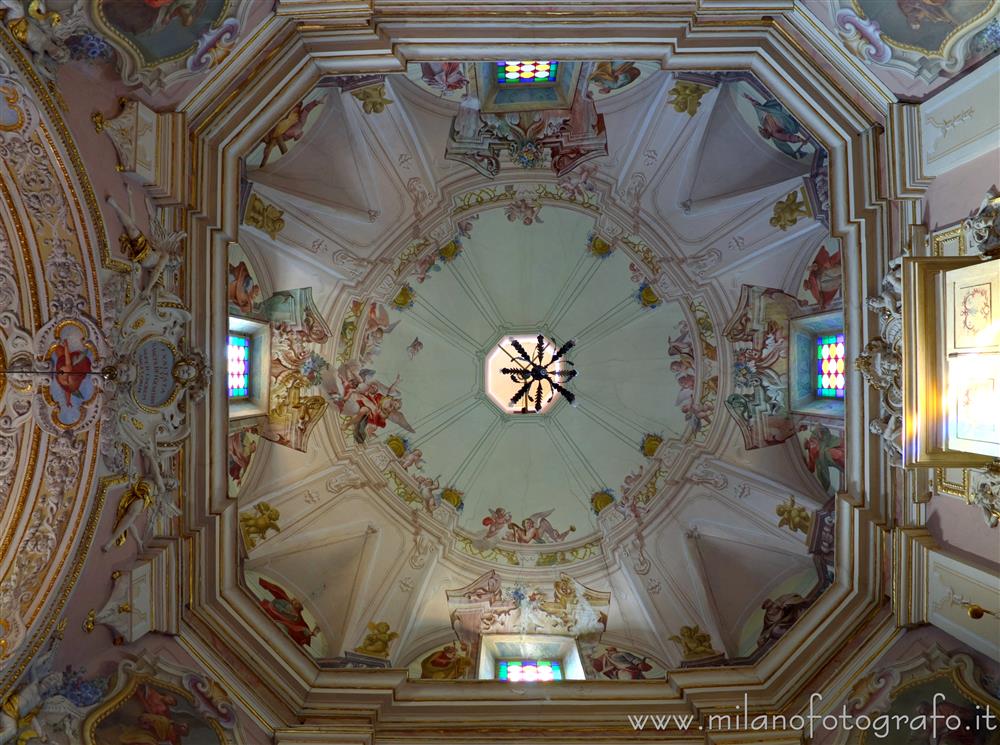 Mandello del Lario (Lecco) - Volta del Santuario della Beata Vergine del Fiume